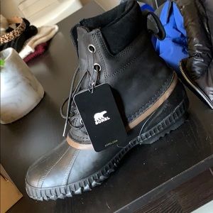 BNWTIB In Box Men’s Sorel waterproof winter boots